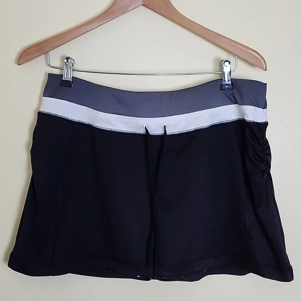 TEK Gear Black, Gray and White Golf Skirt with Shorts Lining, Rouching on Side